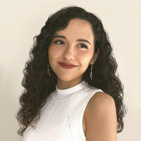 Karen De La Vega